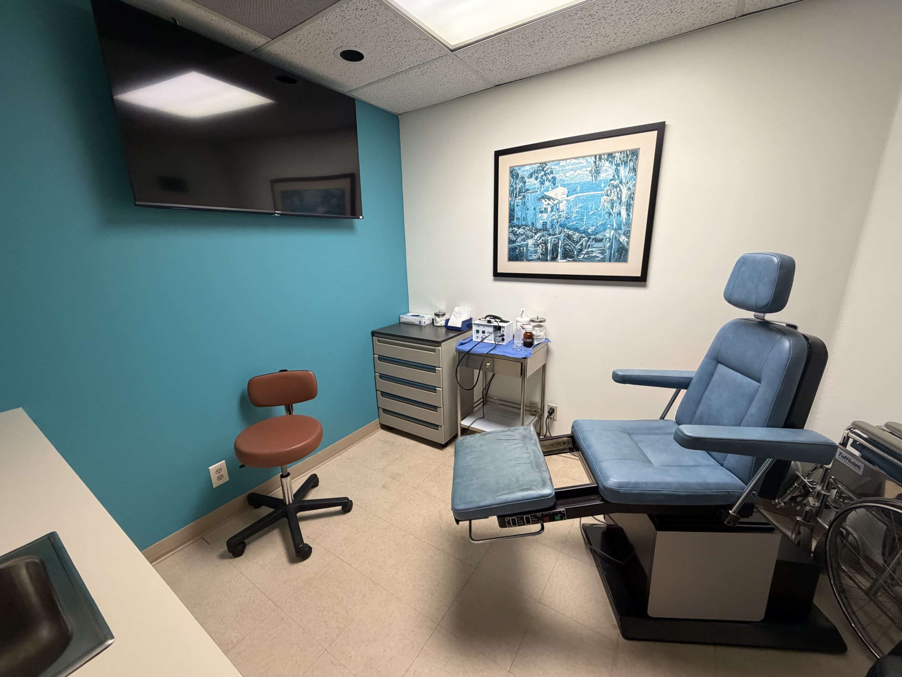 Medical examination room with equipment. orange ca