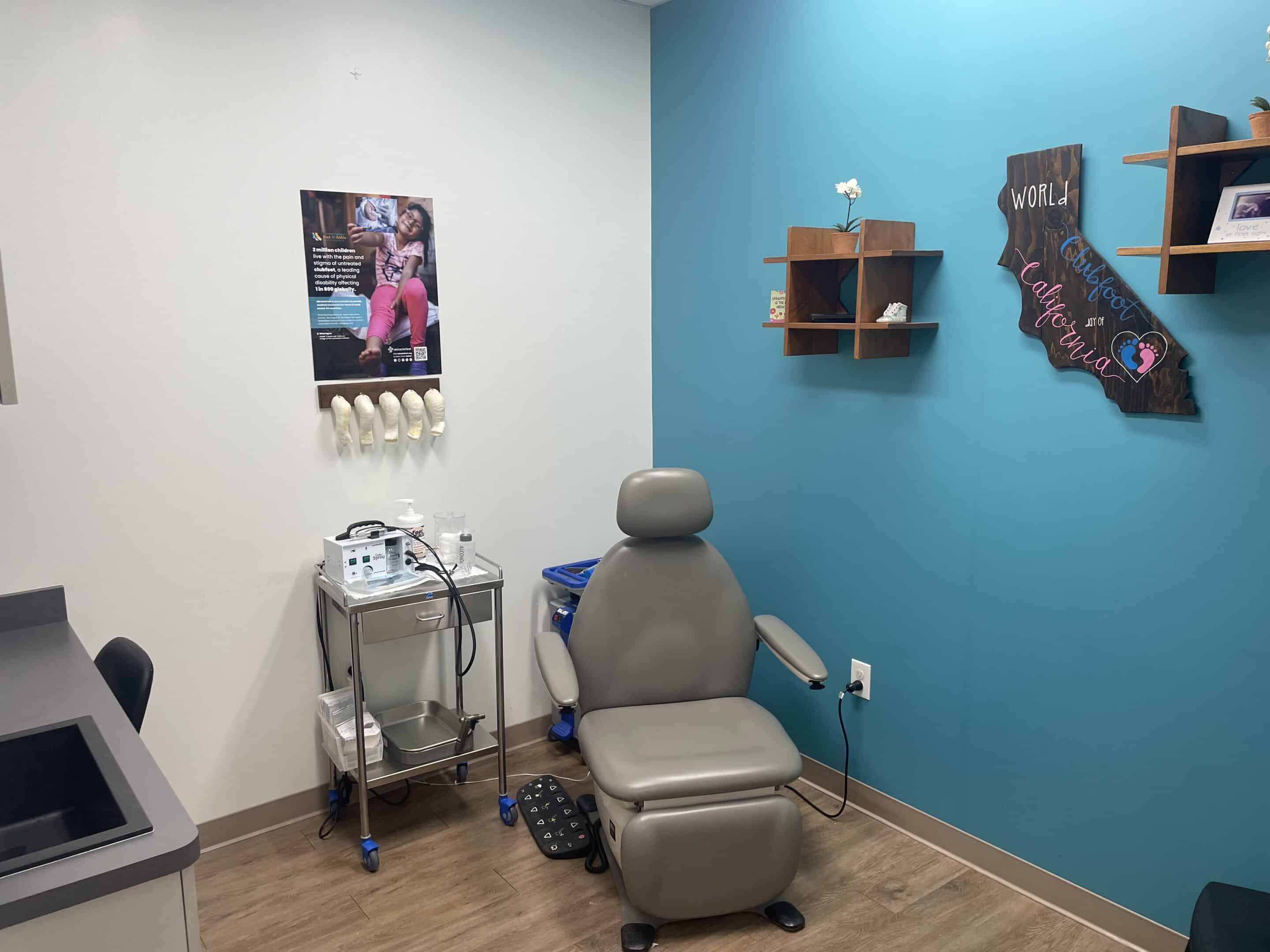 IMG_9805 Clean medical examination room interior.